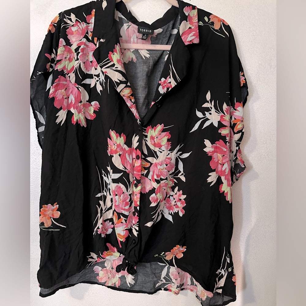 Torrid short sleeve button down black floral top, size 3, rayon